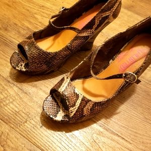 Womens Unlisted size 8 wedge heels